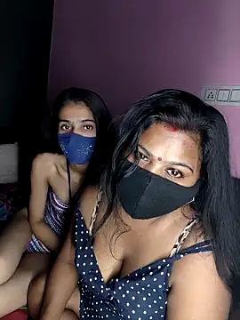 Snapshot of cutee__crazy chatting on November 27, 2025, 2:08 pm cutee crazy online show from November 27, 2025, 2:08 pm