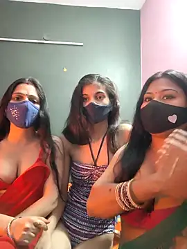 Snapshot of cutee__crazy chatting on January 9, 2026, 1:58 pm cutee crazy online show from January 9, 2026, 1:58 pm