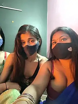 Snapshot of cutee__crazy chatting on January 10, 2026, 1:57 pm cutee crazy online show from January 10, 2026, 1:57 pm