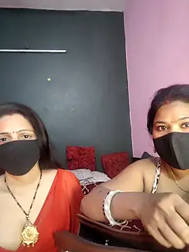 Snapshot of cutee__crazy chatting on February 12, 2026, 1:50 pm cutee crazy online show from February 12, 2026, 1:50 pm