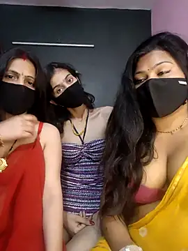 Snapshot of cutee__crazy chatting on February 22, 2026, 12:15 pm cutee crazy online show from February 22, 2026, 12:15 pm