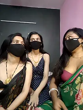 Snapshot of cutee__crazy chatting on February 24, 2026, 2:15 pm cutee crazy online show from February 24, 2026, 2:15 pm