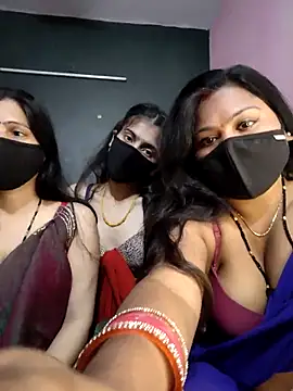 Snapshot of cutee__crazy chatting on February 25, 2026, 1:54 pm cutee crazy online show from February 25, 2026, 1:54 pm