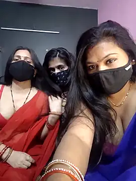 Snapshot of cutee__crazy chatting on March 3, 2026, 2:34 pm cutee crazy online show from March 3, 2026, 2:34 pm