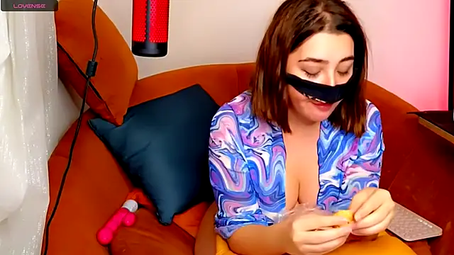  L0VE ME online show from January 11, 2025, 9:46 pm