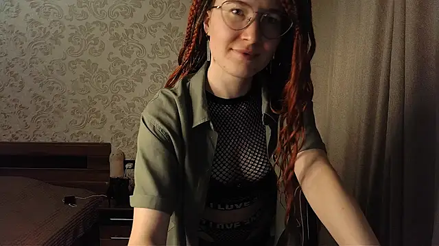 Snapshot of AgnesGraham chatting on October 13, 2025, 5:57 pm AgnesGraham online show from October 13, 2025, 5:57 pm