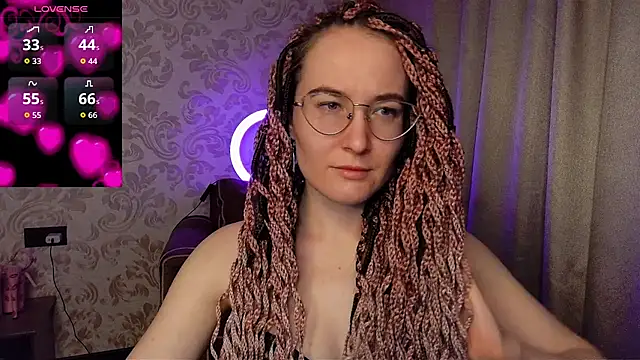 Snapshot of AgnesGraham chatting on December 19, 2025, 10:50 pm AgnesGraham online show from December 19, 2025, 10:50 pm