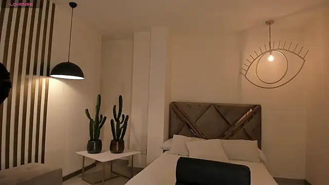 ToriCrossX online show from November 22, 2025, 4:11 am