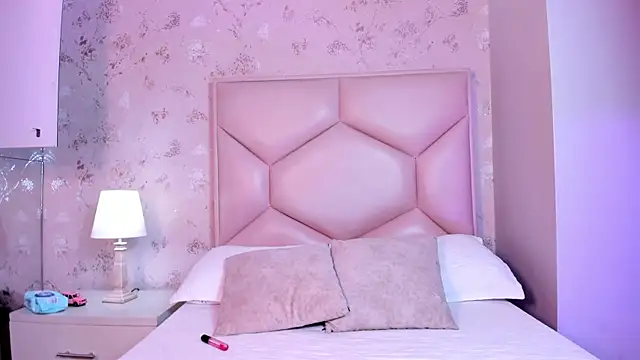 ambar sullivan online show from October 7, 2025, 11:40 am