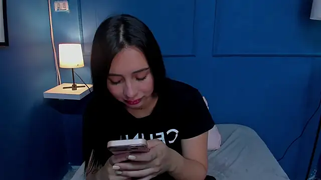Snapshot of isabella_jade chatting on January 6, 2025, 6:41 pm isabella jade online show from January 6, 2025, 6:41 pm