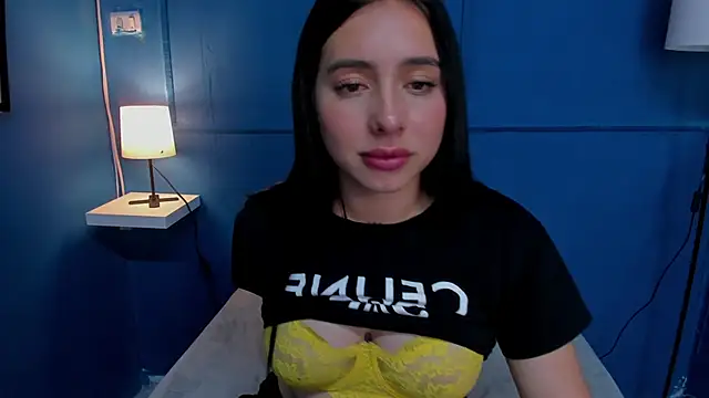 Snapshot of isabella_jade chatting on January 6, 2025, 9:43 pm isabella jade online show from January 6, 2025, 9:43 pm