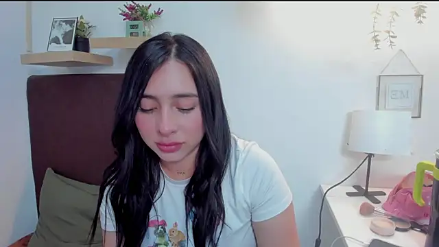Snapshot of isabella_jade chatting on January 11, 2025, 10:51 pm isabella jade online show from January 11, 2025, 10:51 pm