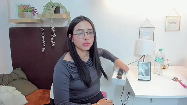 Snapshot of isabella_jade chatting on February 25, 2025, 6:53 pm isabella jade online show from February 25, 2025, 6:53 pm