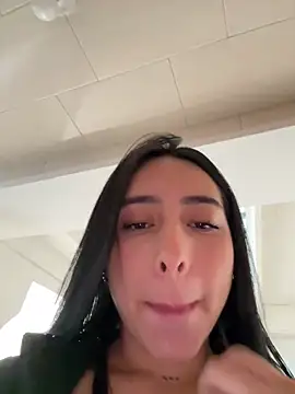 isabella jade online show from October 27, 2025, 1:15 pm