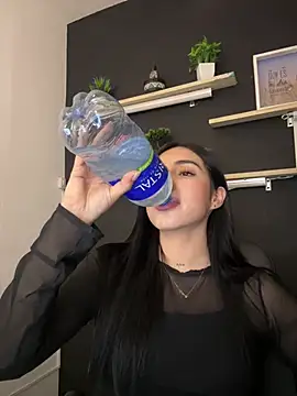 Snapshot of isabella_jade chatting on February 14, 2026, 10:17 pm isabella jade online show from February 14, 2026, 10:17 pm