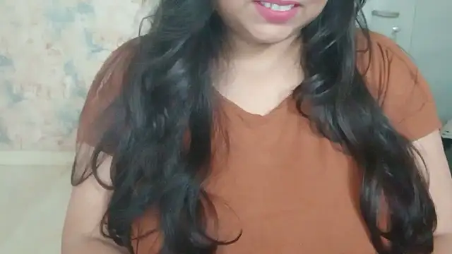 Snapshot of yoursnishaa chatting on February 12, 2026, 8:42 am yoursnishaa online show from February 12, 2026, 8:42 am