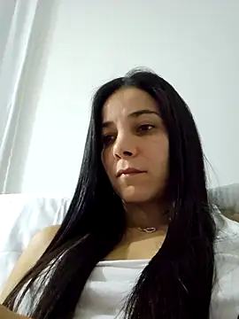 Snapshot of miaeyes chatting on January 5, 2025, 1:56 am miaeyes online show from January 5, 2025, 1:56 am