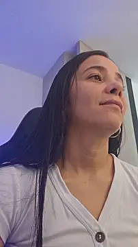 Snapshot of miaeyes chatting on November 14, 2025, 2:05 pm miaeyes online show from November 14, 2025, 2:05 pm