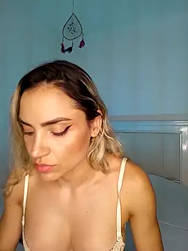 Snapshot of ASHLEY_BLAIR chatting on February 14, 2025, 12:51 am ASHLEY BLAIR online show from February 14, 2025, 12:51 am