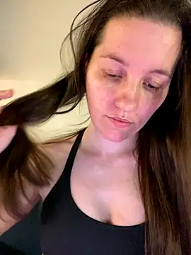 Snapshot of Nicole-Ray chatting on October 28, 2025, 8:29 am Nicole-Ray online show from October 28, 2025, 8:29 am