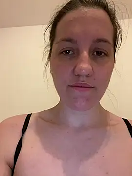 Nicole-Ray online show from May 5, 2026, 8:17 pm