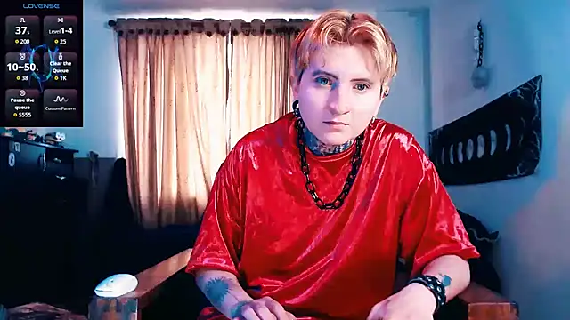 Marieblueeyes online show from November 26, 2025, 3:13 pm