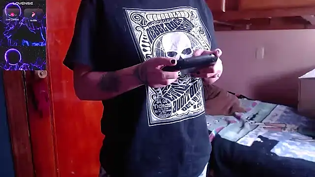 Marieblueeyes online show from December 2, 2025, 6:14 pm