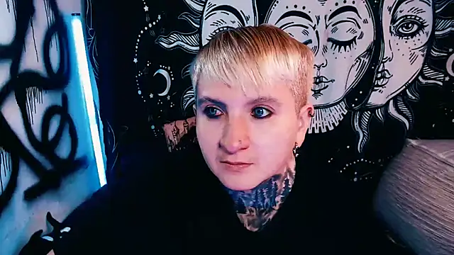 Marieblueeyes online show from May 12, 2026, 7:33 pm