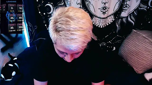 Marieblueeyes online show from May 19, 2026, 11:38 am
