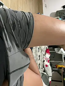 elvis0966 online show from December 21, 2024, 2:04 pm