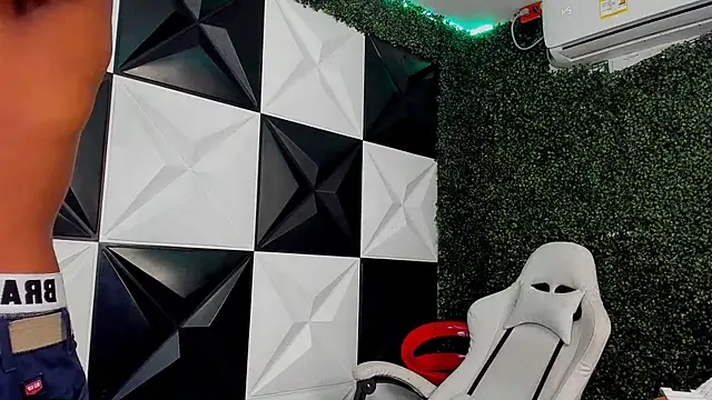 ManSant online show from February 15, 2026, 6:26 pm