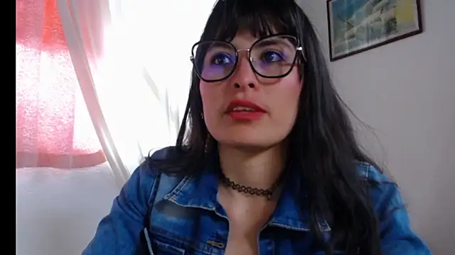 Alexandrasaenz online show from November 13, 2025, 8:52 pm