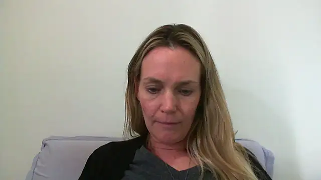 Snapshot of Annylove1 chatting on January 14, 2025, 6:07 pm Annylove1 online show from January 14, 2025, 6:07 pm