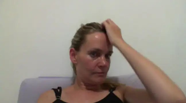 Snapshot of Annylove1 chatting on January 25, 2025, 12:48 am Annylove1 online show from January 25, 2025, 12:48 am