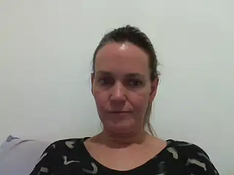 Snapshot of Annylove1 chatting on February 24, 2025, 12:09 am Annylove1 online show from February 24, 2025, 12:09 am