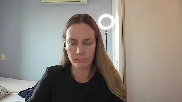 Annylove1 online show from November 13, 2025, 10:47 am