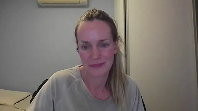 Annylove1 online show from November 21, 2025, 12:21 am