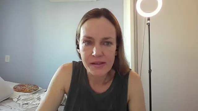 Snapshot of Annylove1 chatting on December 23, 2025, 10:46 am Annylove1 online show from December 23, 2025, 10:46 am