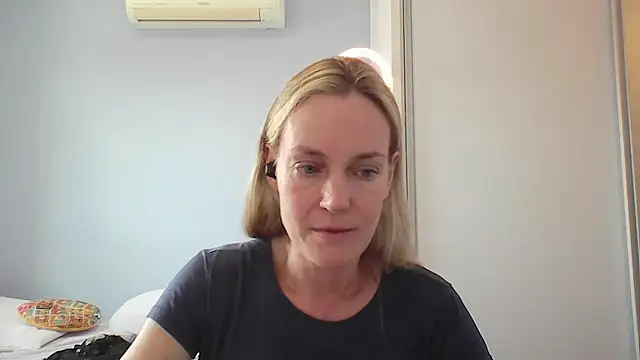 Snapshot of Annylove1 chatting on January 12, 2026, 3:50 pm Annylove1 online show from January 12, 2026, 3:50 pm