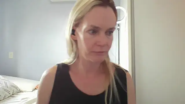 Snapshot of Annylove1 chatting on February 16, 2026, 6:59 pm Annylove1 online show from February 16, 2026, 6:59 pm