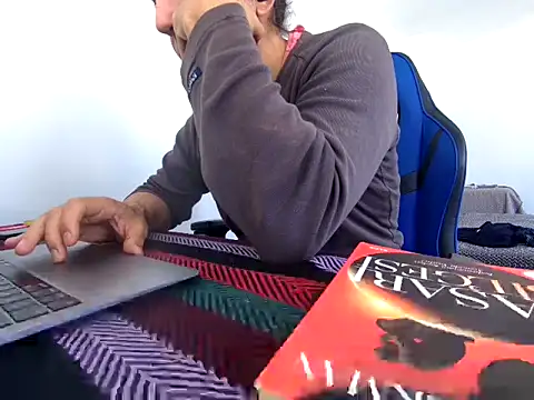 Snapshot of ALPHANDRE chatting on November 16, 2025, 9:48 am ALPHANDRE online show from November 16, 2025, 9:48 am