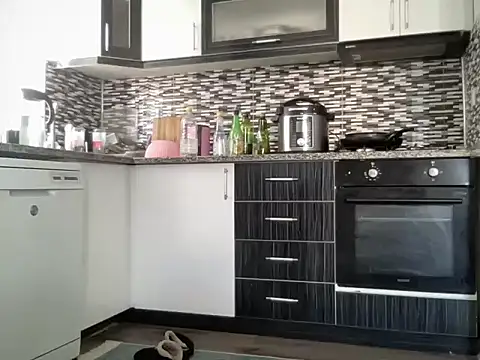 Snapshot of ALPHANDRE chatting on November 18, 2025, 8:30 am ALPHANDRE online show from November 18, 2025, 8:30 am