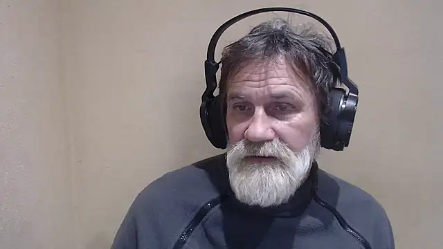 Snapshot of AlexNudo chatting on January 7, 2025, 5:20 pm AlexNudo online show from January 7, 2025, 5:20 pm