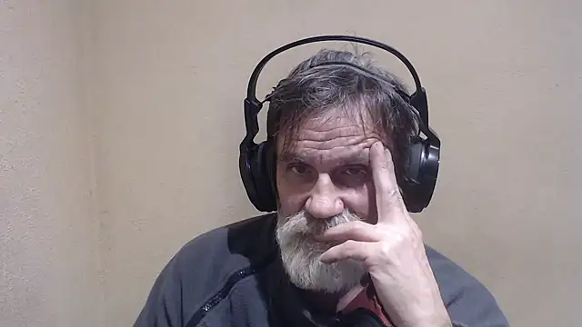 Snapshot of AlexNudo chatting on January 8, 2025, 3:17 pm AlexNudo online show from January 8, 2025, 3:17 pm