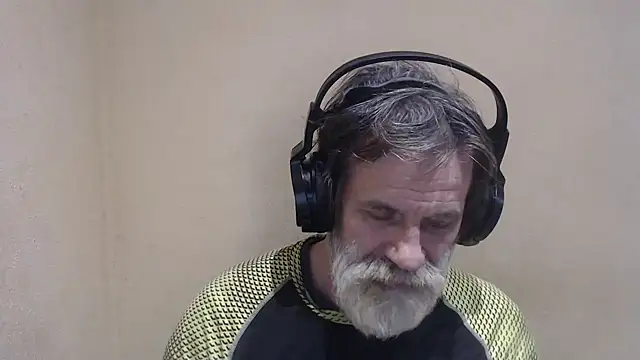 Snapshot of AlexNudo chatting on January 24, 2025, 2:08 pm AlexNudo online show from January 24, 2025, 2:08 pm