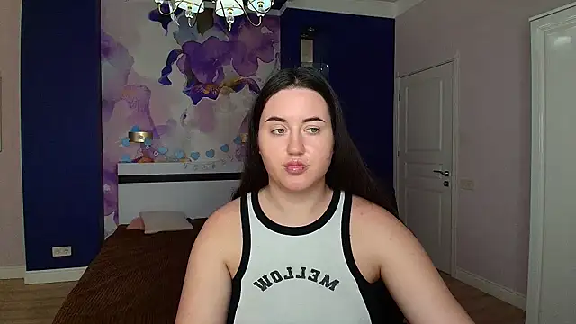 Snapshot of Roxie_Bradley chatting on December 17, 2024, 8:23 am Roxie Bradley online show from December 17, 2024, 8:23 am