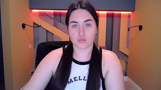 Snapshot of Roxie_Bradley chatting on December 21, 2024, 9:55 am Roxie Bradley online show from December 21, 2024, 9:55 am