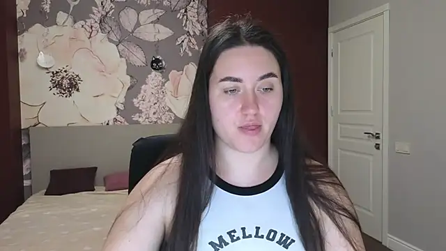 Snapshot of Roxie_Bradley chatting on December 25, 2024, 7:03 am Roxie Bradley online show from December 25, 2024, 7:03 am