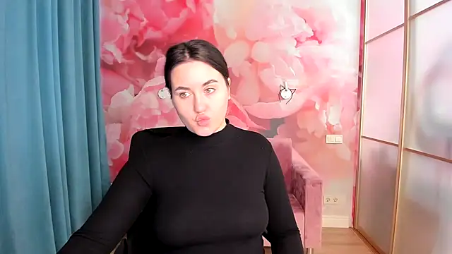 Snapshot of Roxie_Bradley chatting on December 28, 2024, 7:22 am Roxie Bradley online show from December 28, 2024, 7:22 am