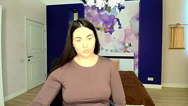 Snapshot of Roxie_Bradley chatting on January 14, 2025, 6:56 am Roxie Bradley online show from January 14, 2025, 6:56 am